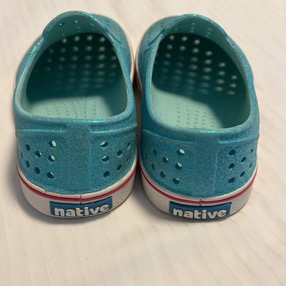 Sparkly Native sandals - Picture 4 of 5